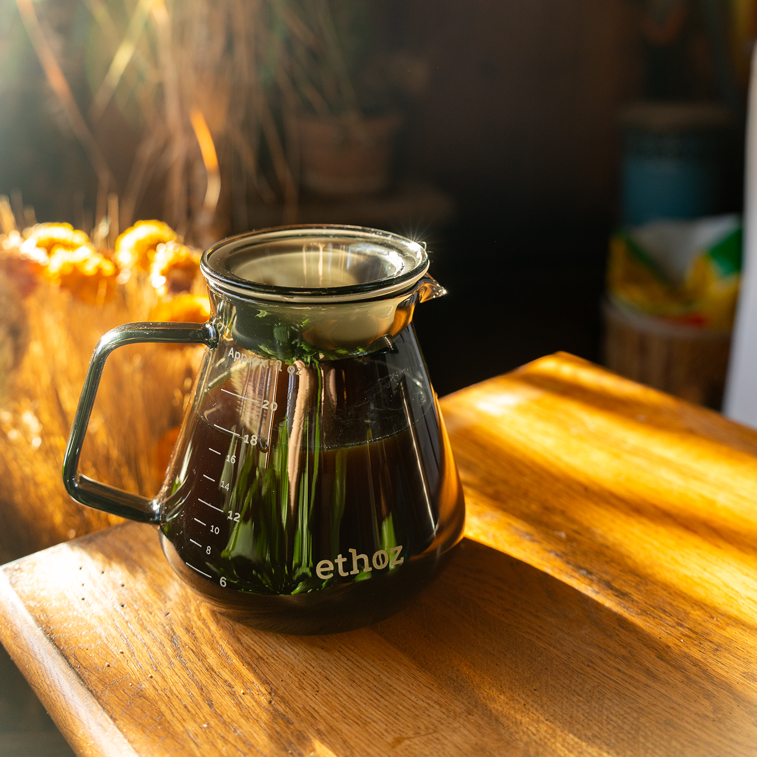 ethoz® Glass Carafe – Filled with Coffee