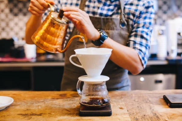 how to make pour over coffee, pour over coffee, ground coffee, coffee grounds