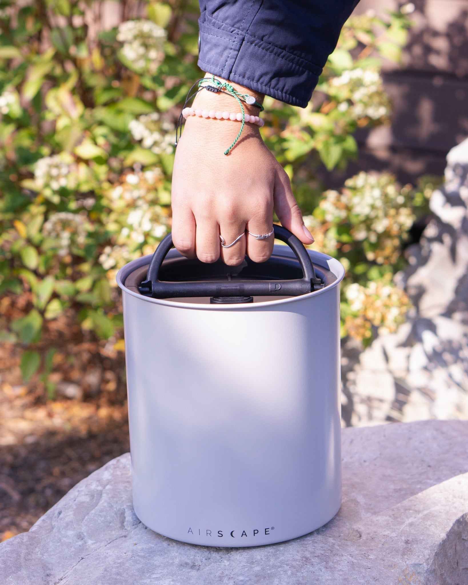 How to Store a Kilo of Cannabis at Home Without Losing Potency