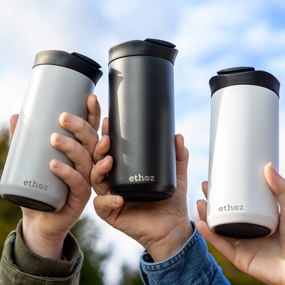 ethoz® Minimalist Mugs – Lids On
