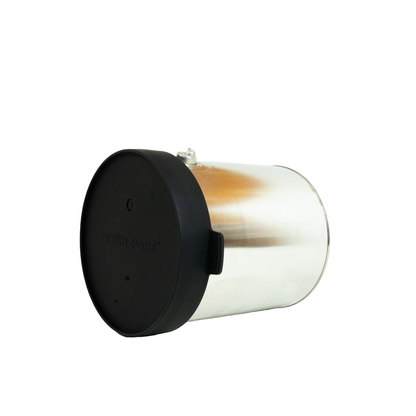 Paint can sealed with Fresh-Port topper

