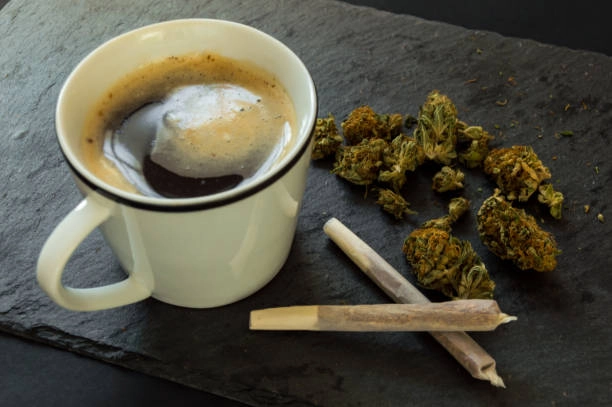 coffee and cannabis, mixing cannabis, mixing caffeine, too much caffeine